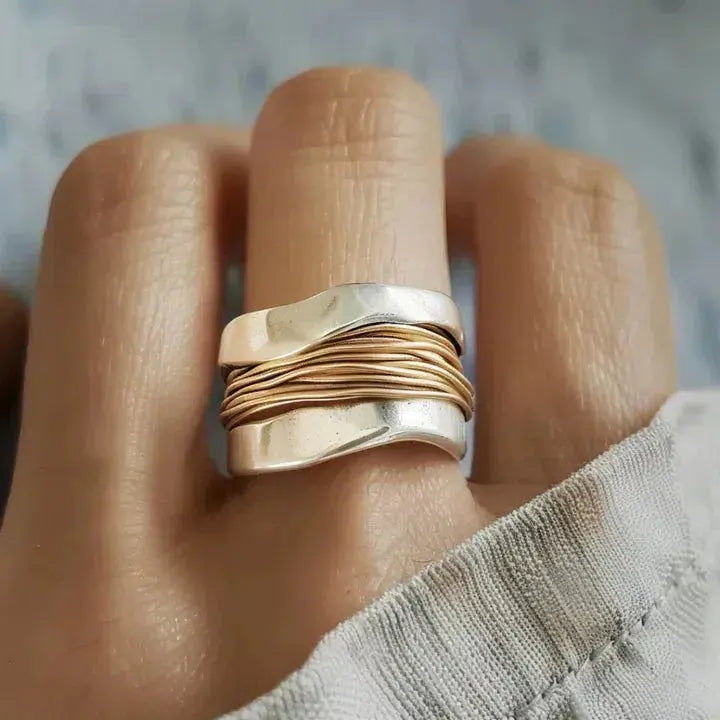 Argento Anello with Oro Wire