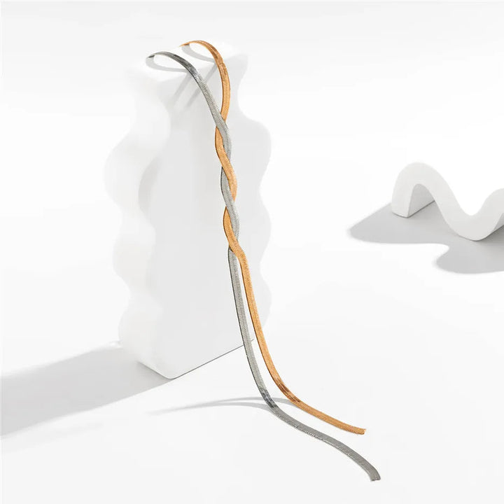 Elegante Lungo Collana with Adjustable Snake Design