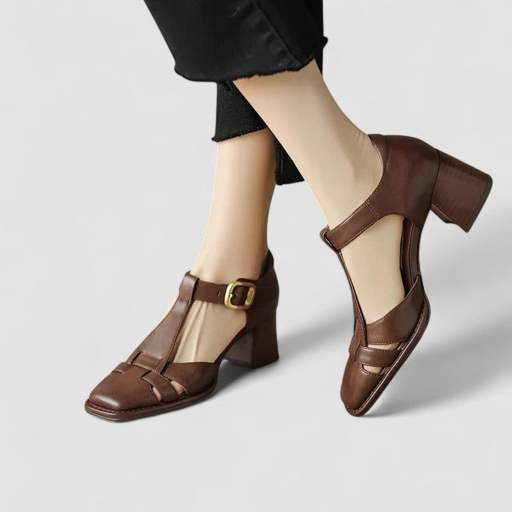 Elyxiana | Scarpe Ortopediche con Tacco e Cinturino a T