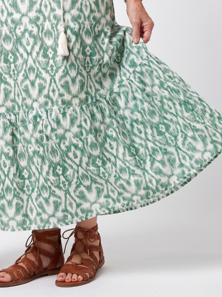 Ilara | Abito Midi a Fantasia con Nappine, Scollo a V