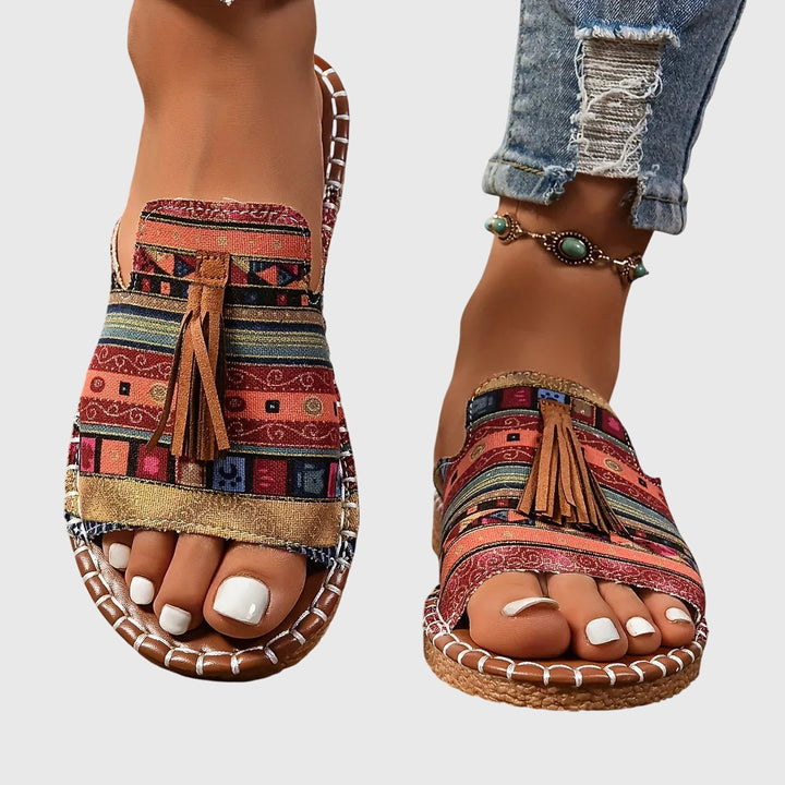 Nathalie | Boho Pompon Sandali