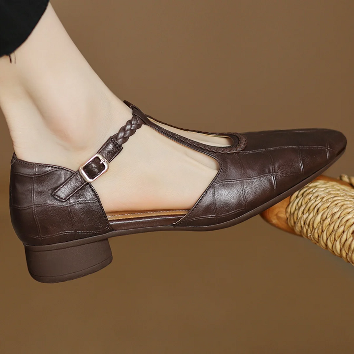 Vivienne | Mary Jane in Pelle