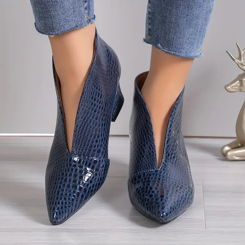 Luz | Women's Textured Ankle Stivali with Curved Cut and Mid Block Tacco