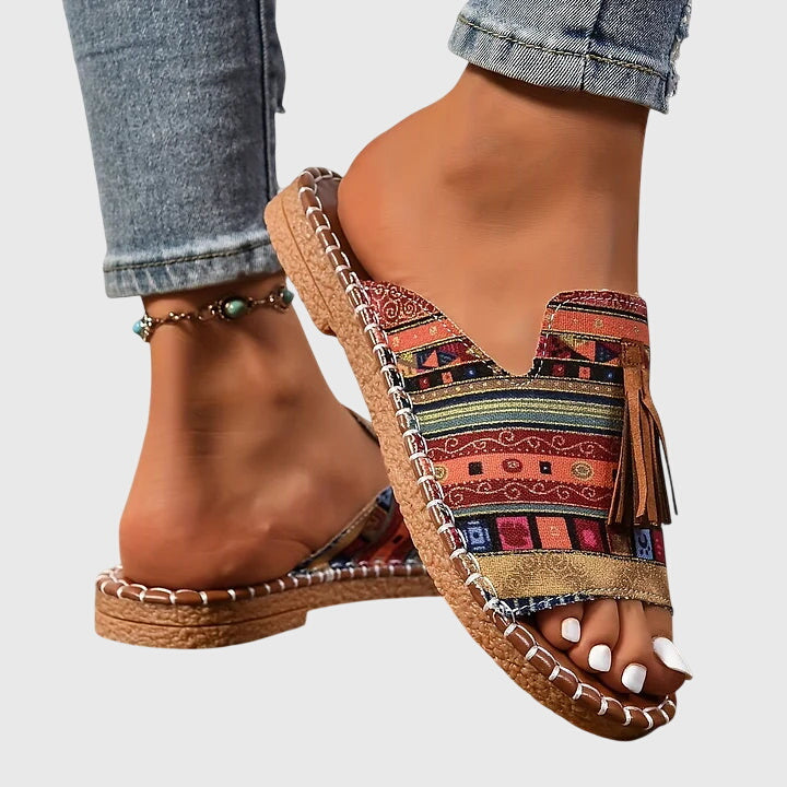 Nathalie | Boho Pompon Sandali