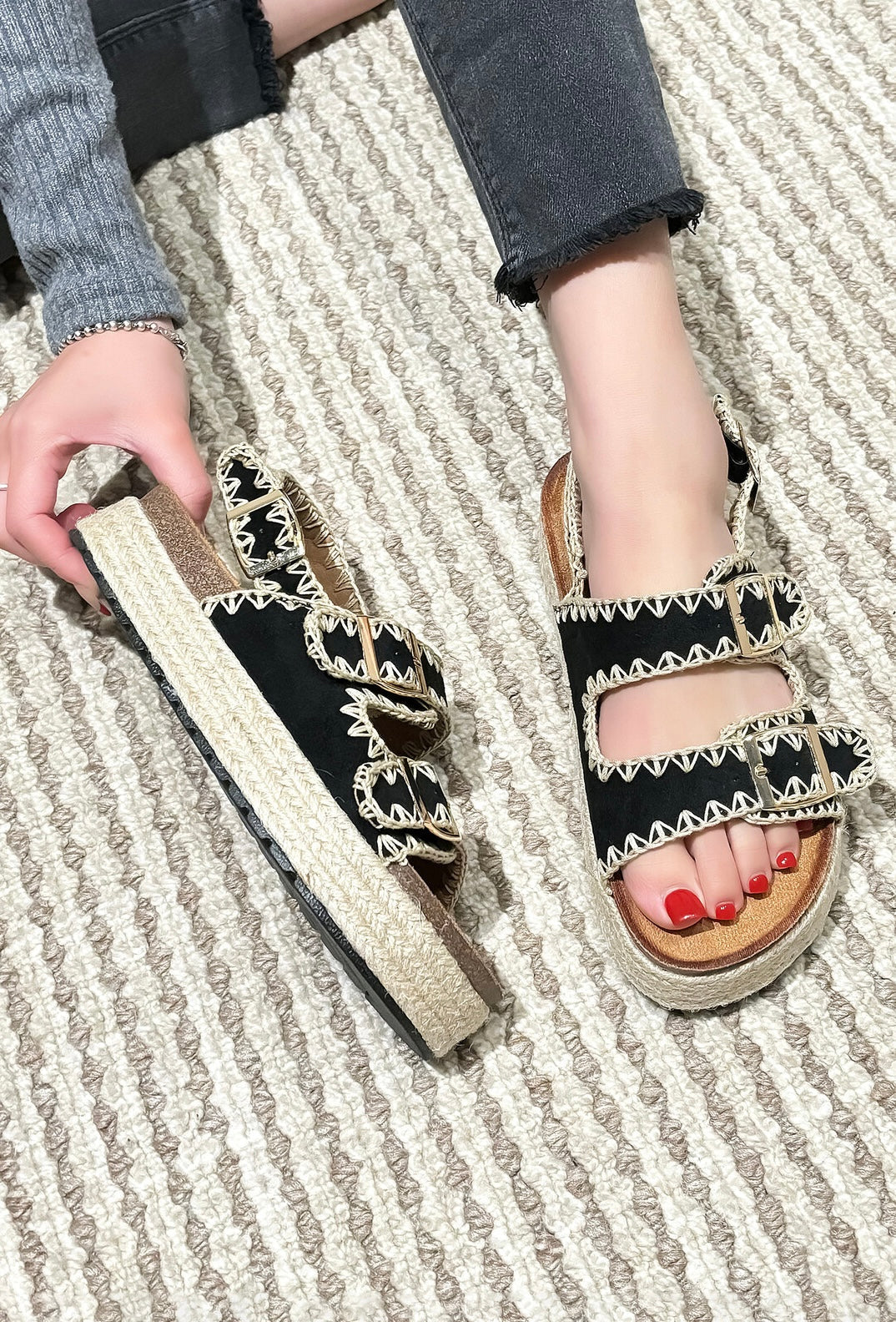 Junie | Nero Wedge Sandalo
