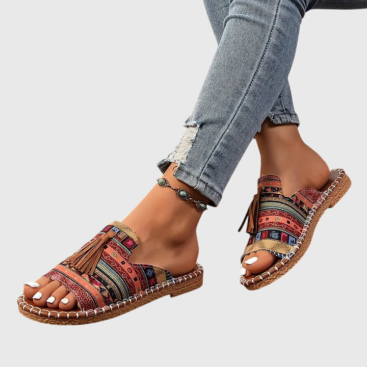 Nathalie | Boho Pompon Sandali