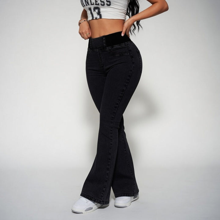 Tayla | Sculpting a Vita Alta Flare Jeans