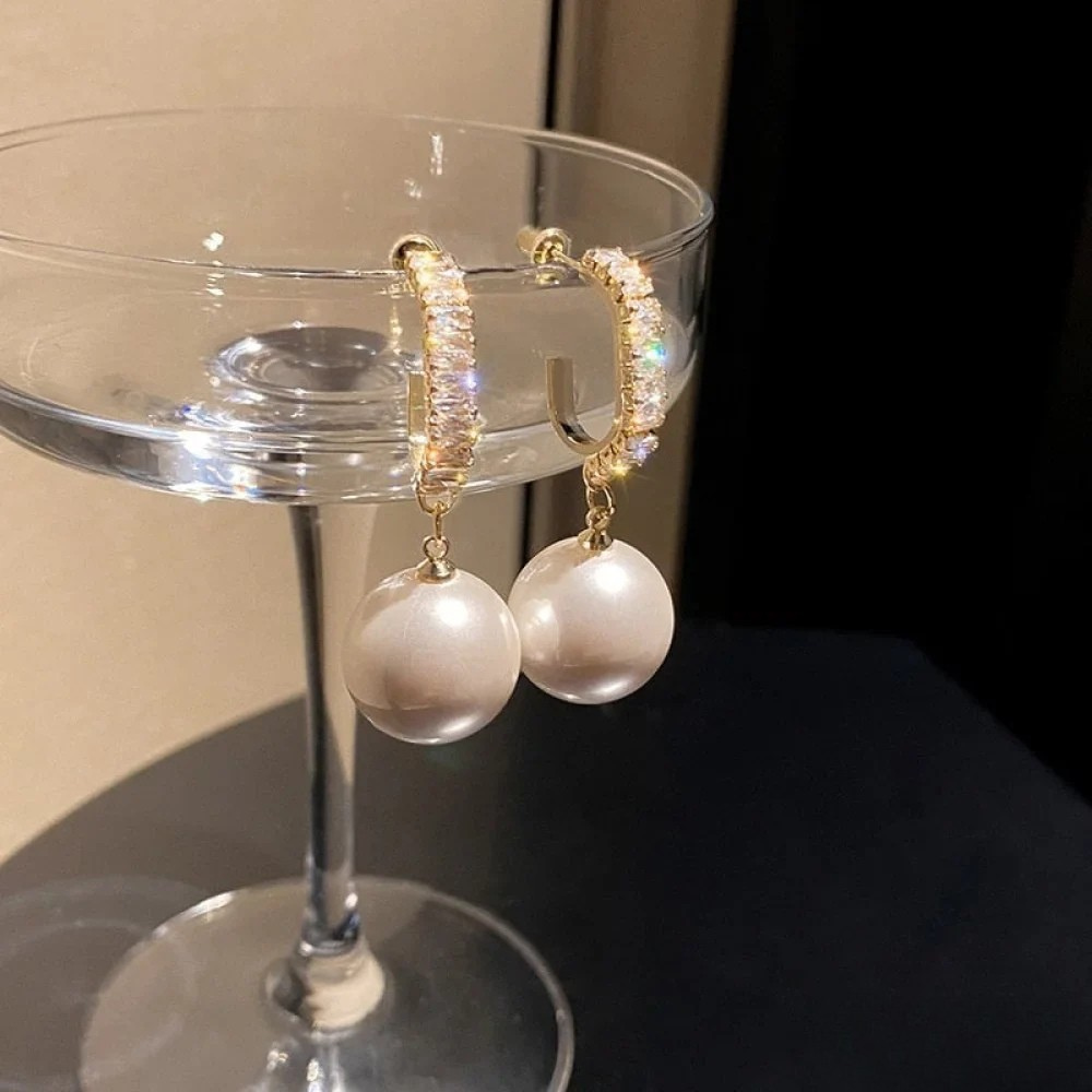 Elegante Orecchini with Pearls and Zirconia
