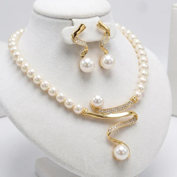 Set collana e orecchini con perle naturelles