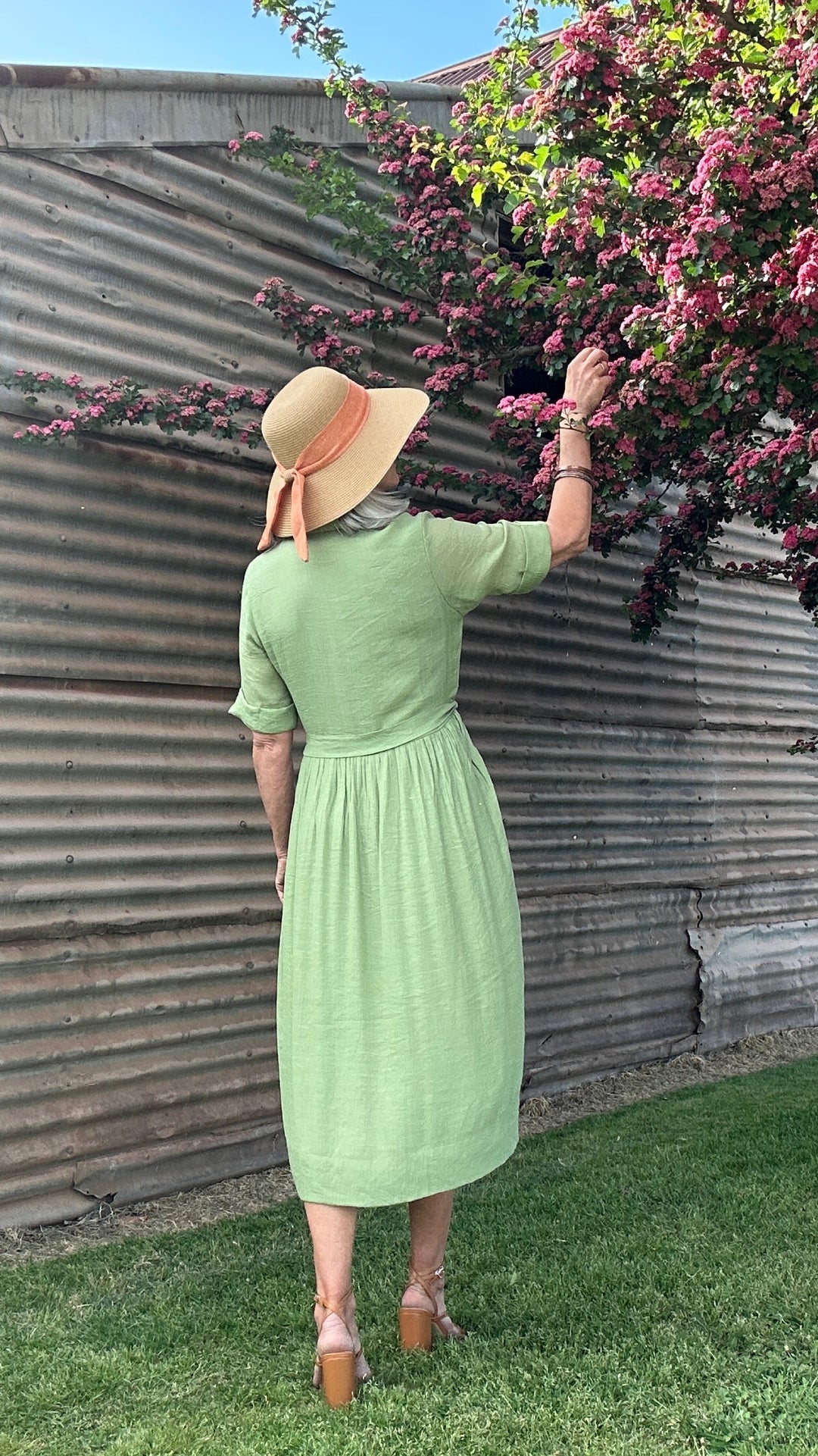 Paige | Morbido Touch Midi Abito