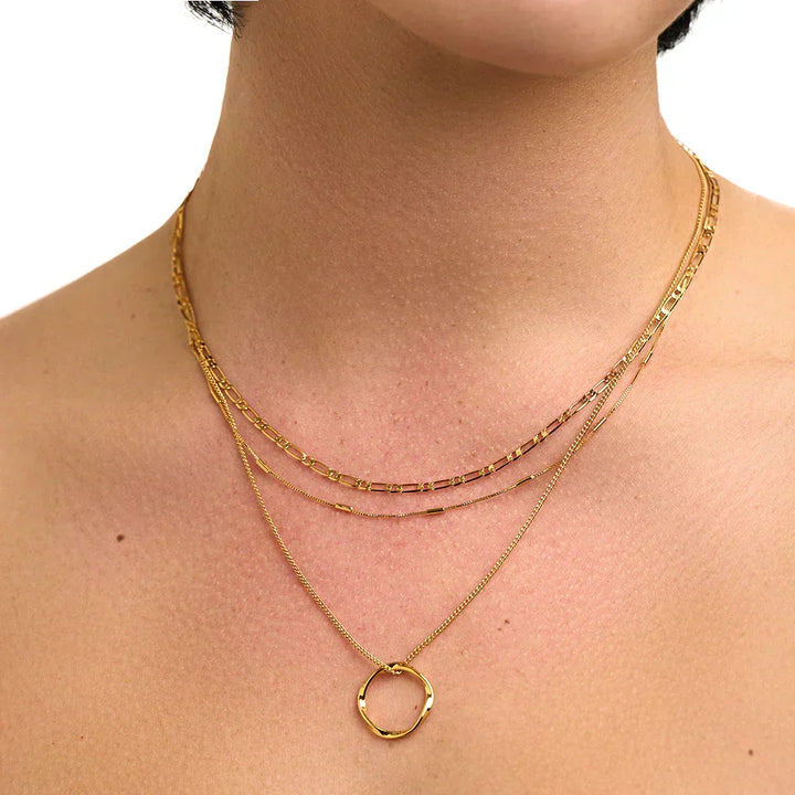 Collana a Cerceau Ouvert a Trois Rangées in Oro