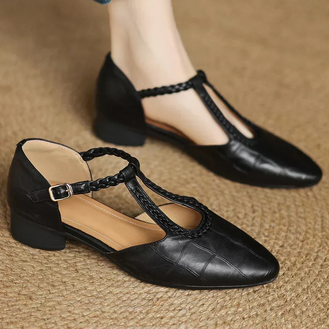 Vivienne | Mary Jane in Pelle