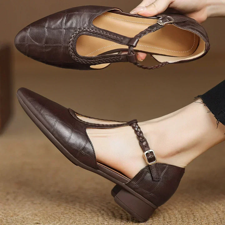 Vivienne | Mary Jane in Pelle