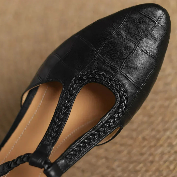 Vivienne | Mary Jane in Pelle