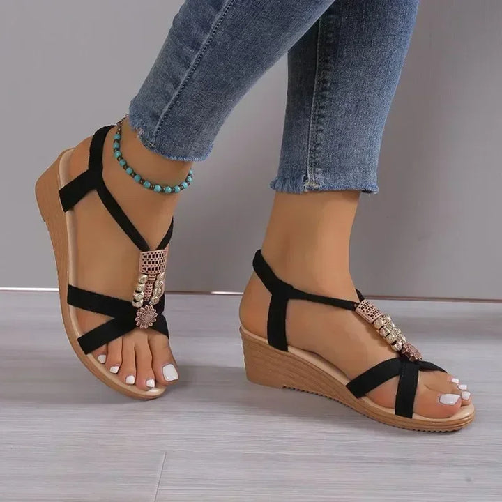 Carla | Sandali con Zeppa e Dettaglio Metallico