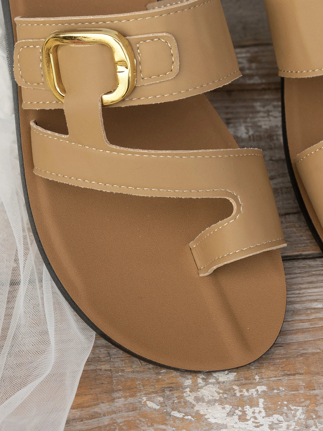 Berwyn | Semplice Buckle Oro Estate Sandali
