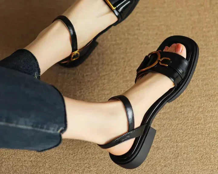 Trish | Semplice Buckle Estate Sandali