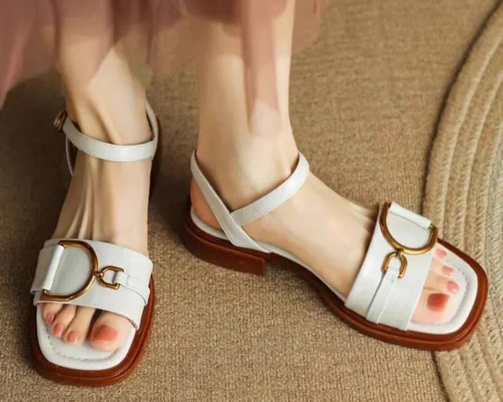 Trish | Semplice Buckle Estate Sandali
