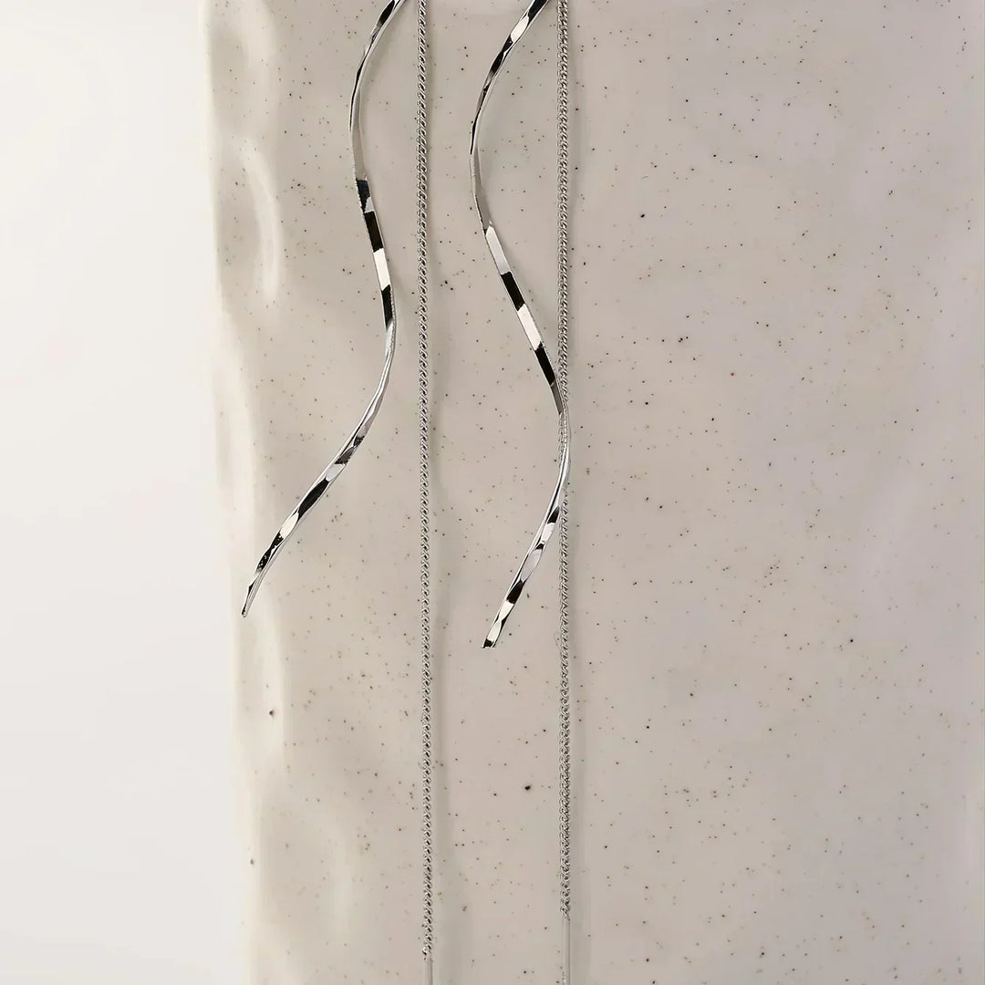 Lungo Orecchini with Wavy Design