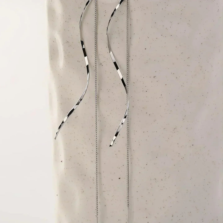 Lungo Orecchini with Wavy Design