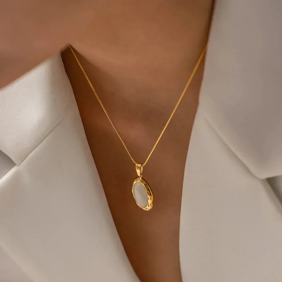 Collana Placcato Oro con Opale Œil di Chat Ovale