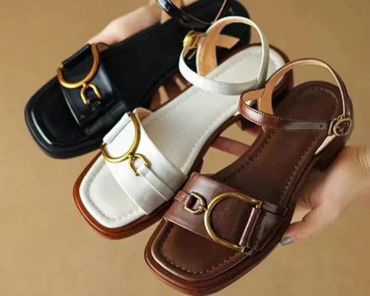 Trish | Semplice Buckle Estate Sandali
