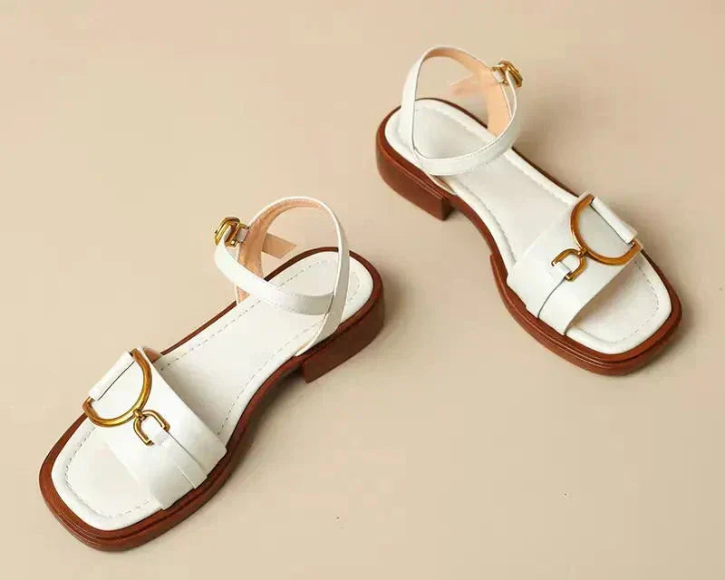 Trish | Semplice Buckle Estate Sandali
