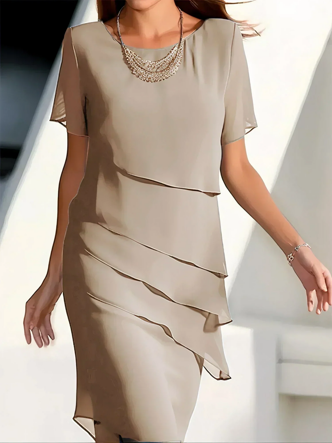 Vivienne | Layered Round-Neck Manica Corta Asymmetric Midi Abito