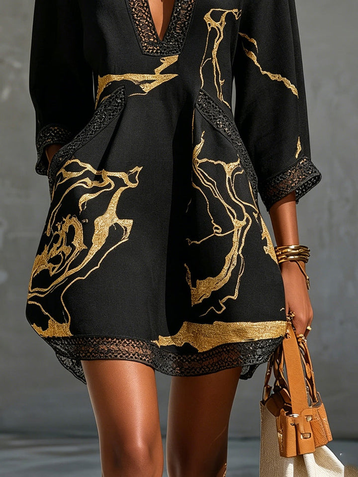 Maya | Nero Crochet Pizzo Mini Abito with Oro Motifs and Scollo a V