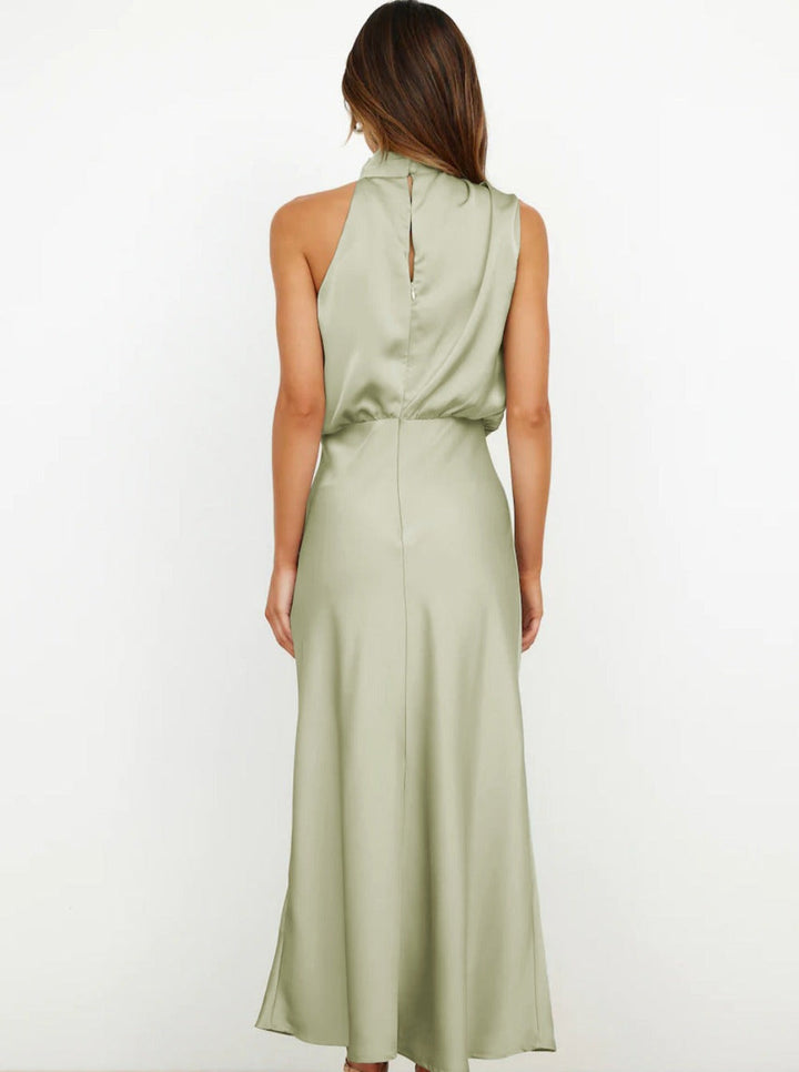 Briony | Abito Maxi in Raso con Collo Halter Drappeggiato