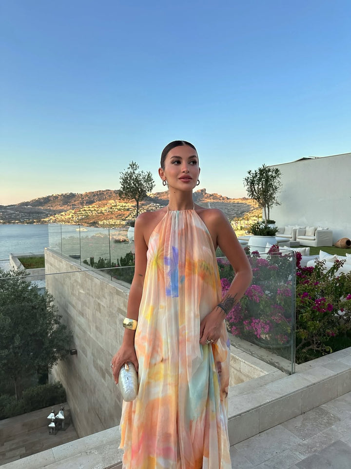 Corinna | Abito Maxi Fluido con Collo Halter e Schiena Scoperta