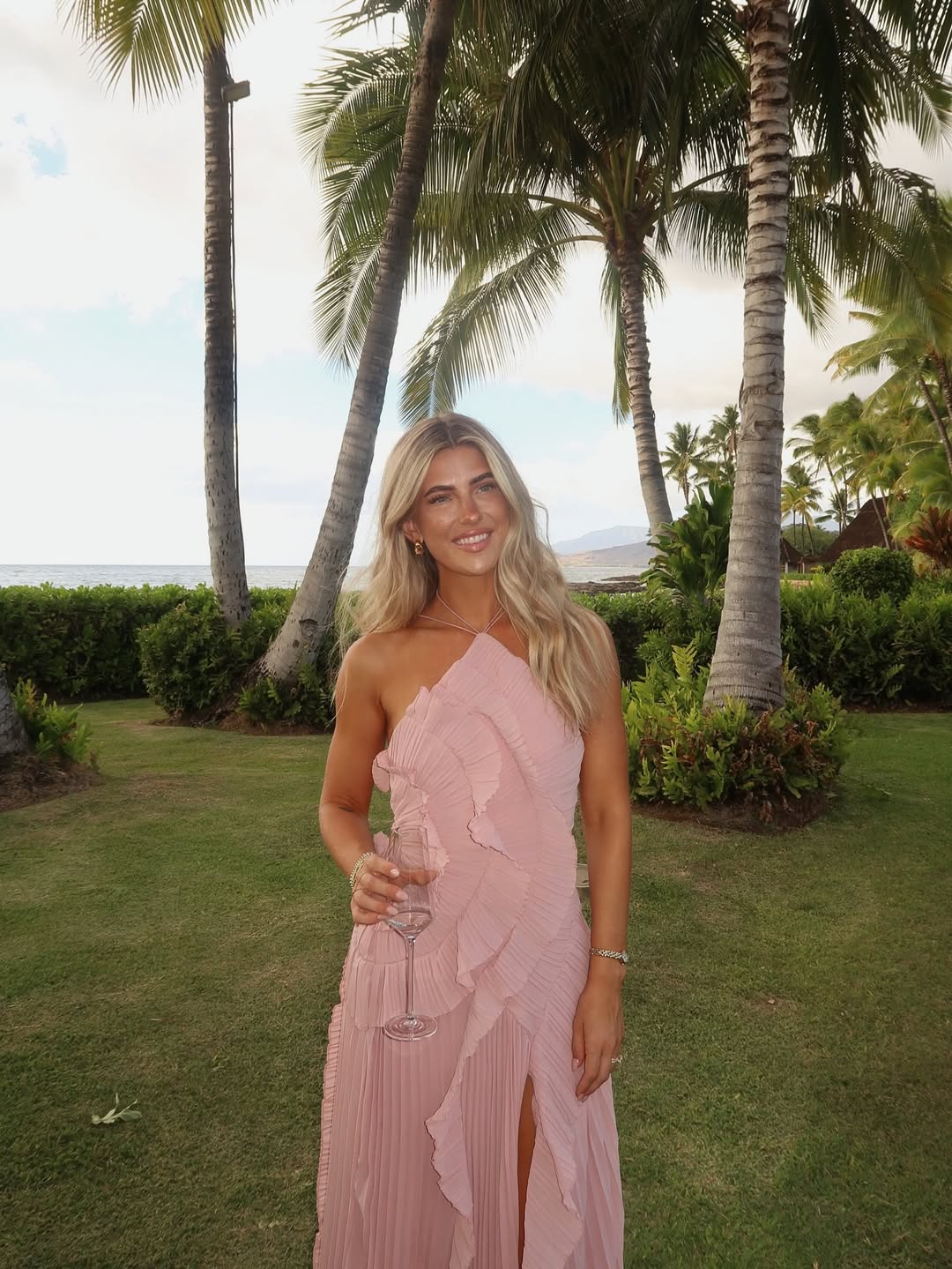 Eliza | Abito Maxi Plissettato con Collo Halter e Balze