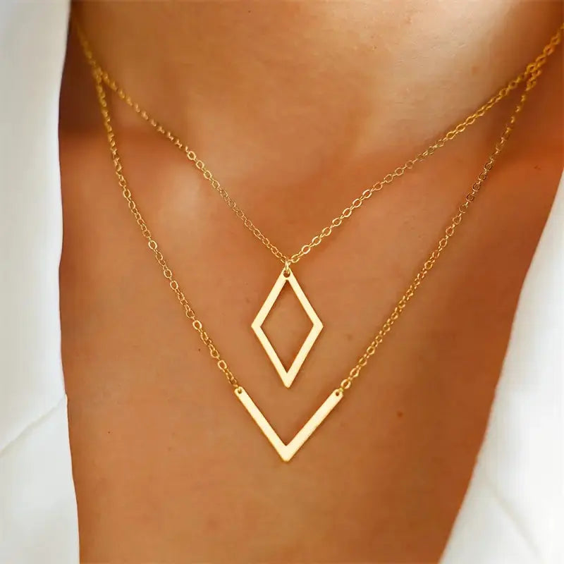 Collana con Ciondolo in V Géométrique