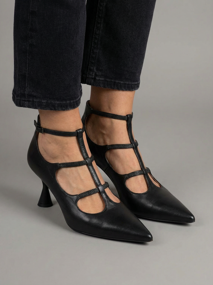 Rhonda | Classico Nero Ankle Strap Court Scarpe