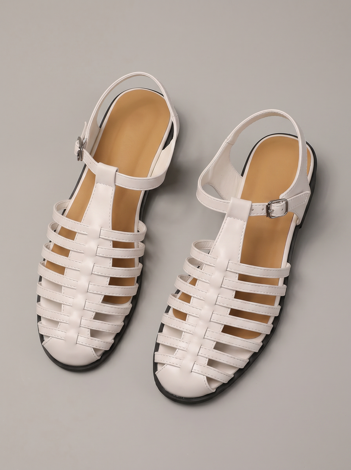 Kitty | Semplice Cross Strap Buckle Estate Sandali