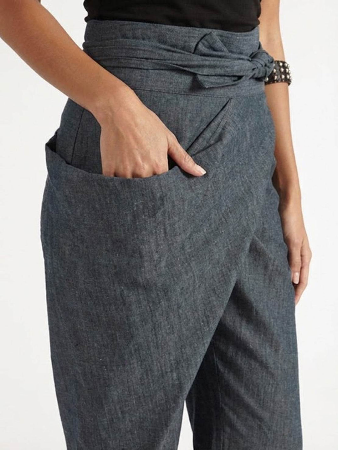 Vida | Sculpted High Waist Wrap Front Tapered Pantaloni