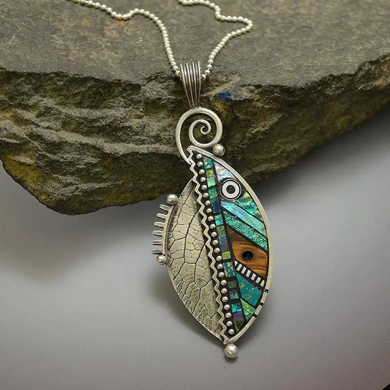 Collana Vintage in Argento con Foglia Verde e Cristalli