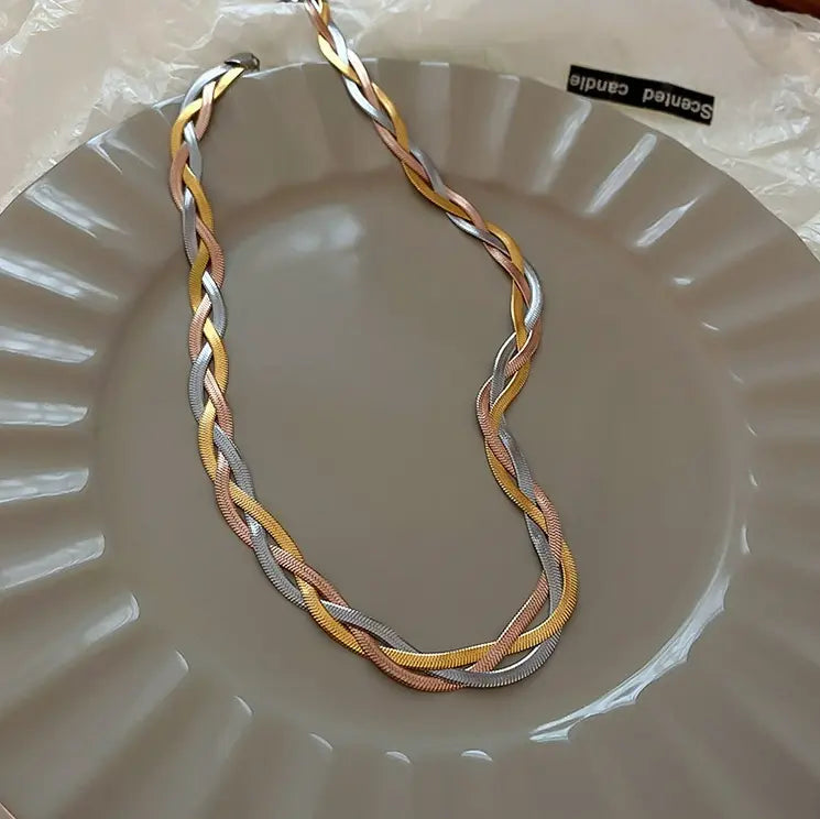 Collana Élégance Chic in Oro e Argento