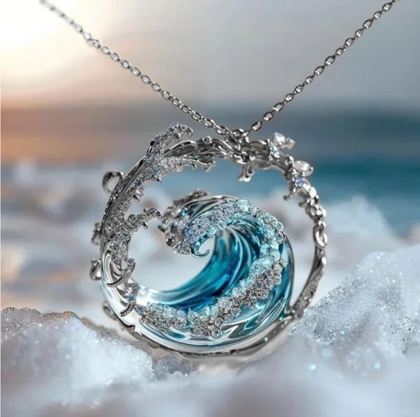 Merryn | Delicate Ocean Wave Pendant Collana