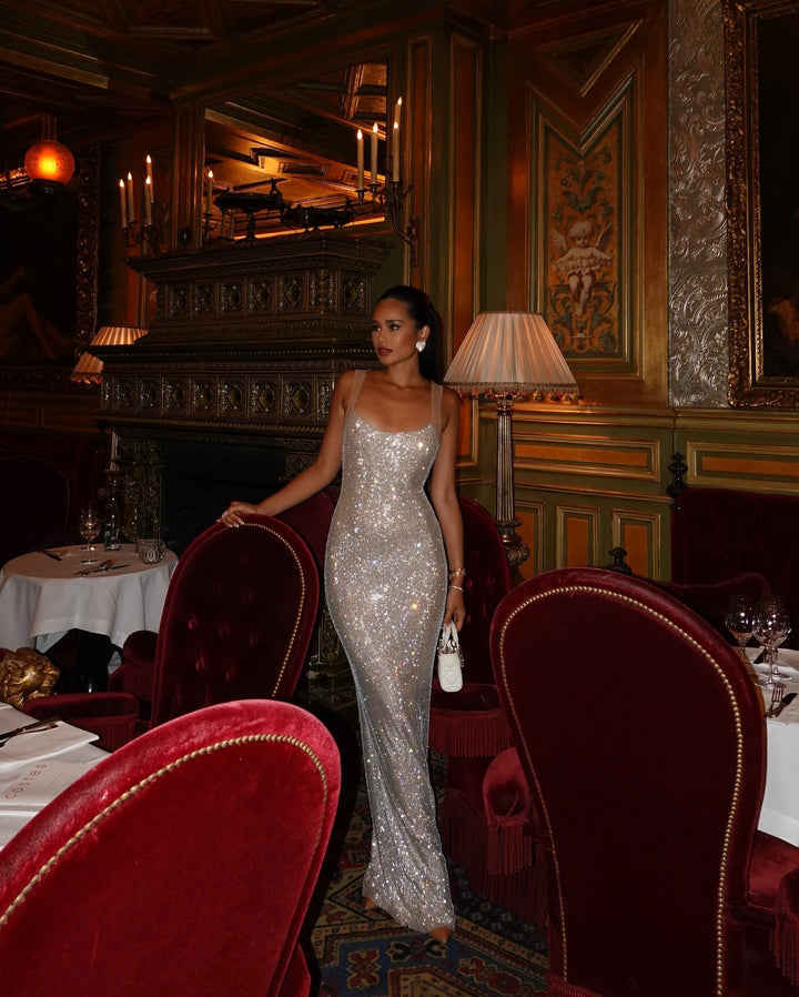 Jessica | Abito Maxi in Paillettes Olografiche, Scollo Ampio e Schiena Scoperta