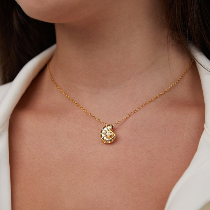 Collana con Ciondolo in Conchiglia in Cristallo
