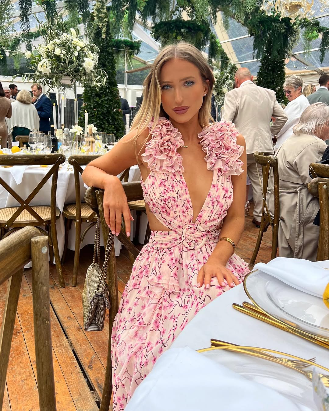 Maeve | Abito Maxi Floreale con Fiori 3D e Cut-Out