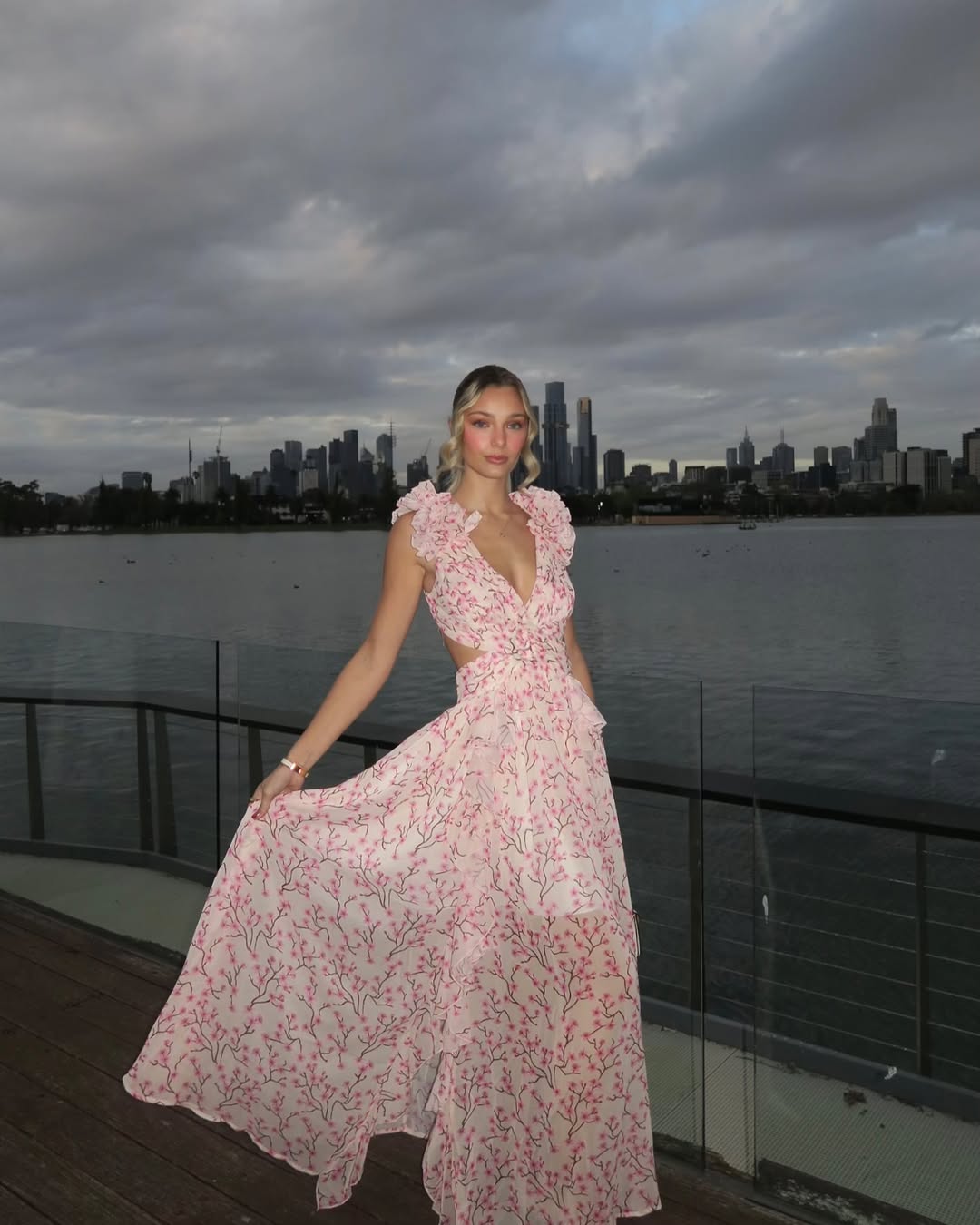 Maeve | Abito Maxi Floreale con Fiori 3D e Cut-Out
