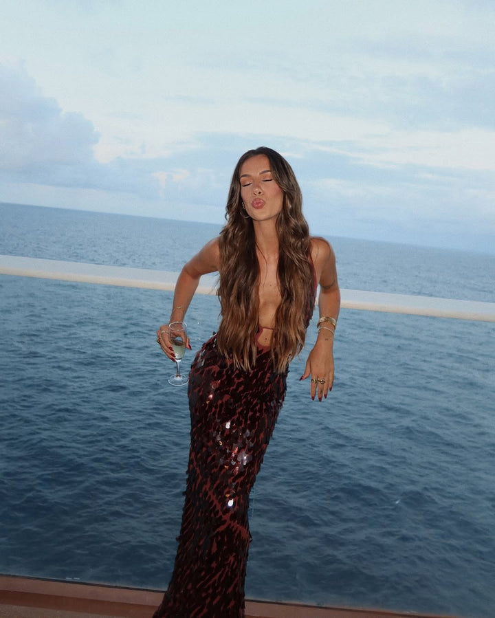 Veronica | Abito Maxi in Paillettes, Scollo a V e Spalline Sottili