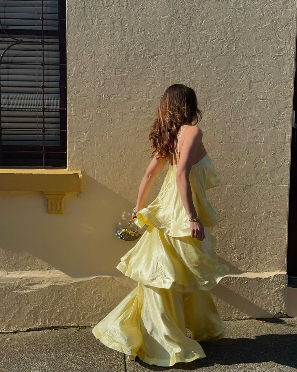 Stevie | Abito Maxi in Raso a Balze con Schiena Scoperta